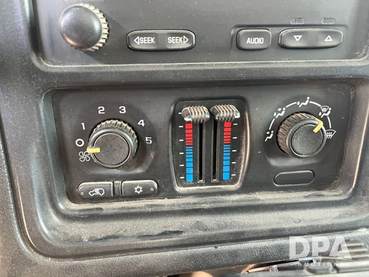 2003-chevrolet-2500hd-image-51