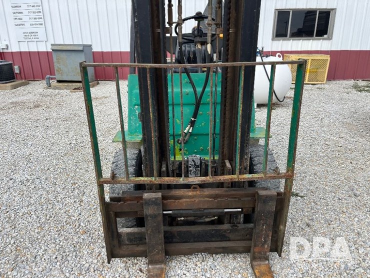 clark-gps25mc-forklift-(jn3106,-unit-3002)-image-10