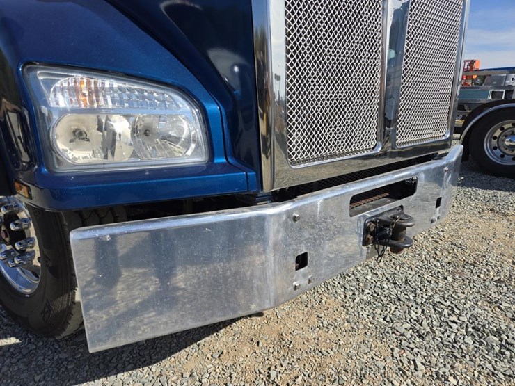 2017-kenworth-t880-image-9