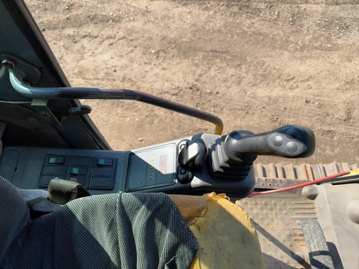 2002-volvo-ec150-image-37