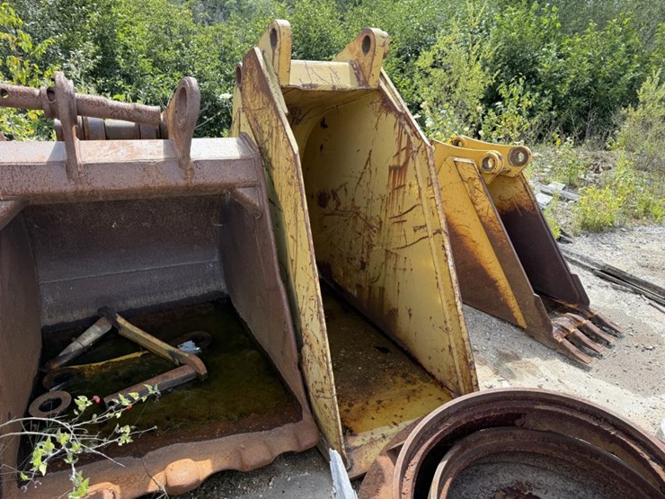 #2532-•-approx-22“-trenching-bucket-image-4