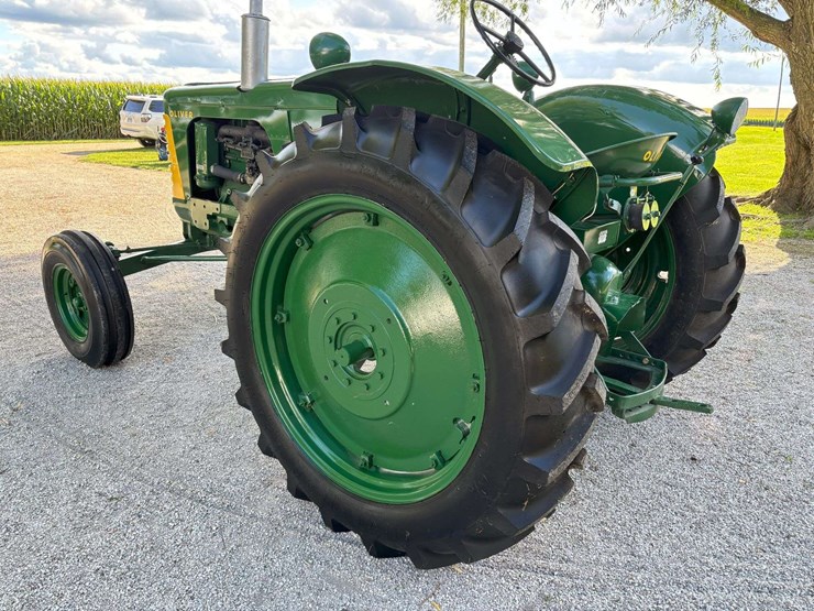 1956-oliver-super-77-image-5