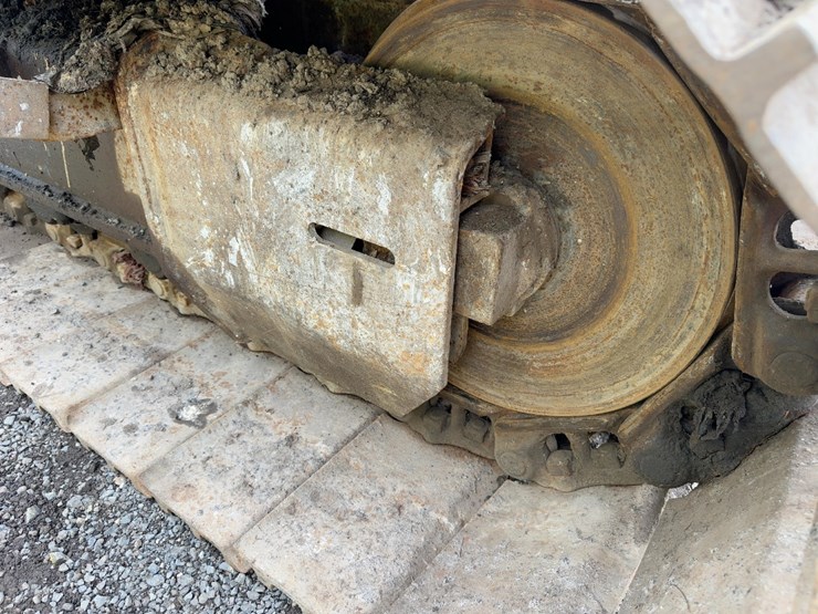 2004-deere-225c-lc-image-18