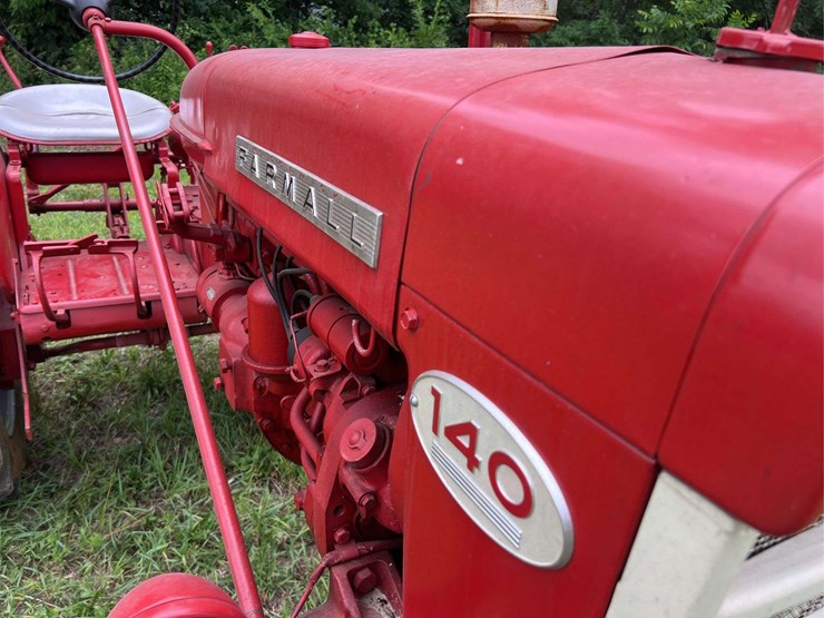 farmall-140-image-11