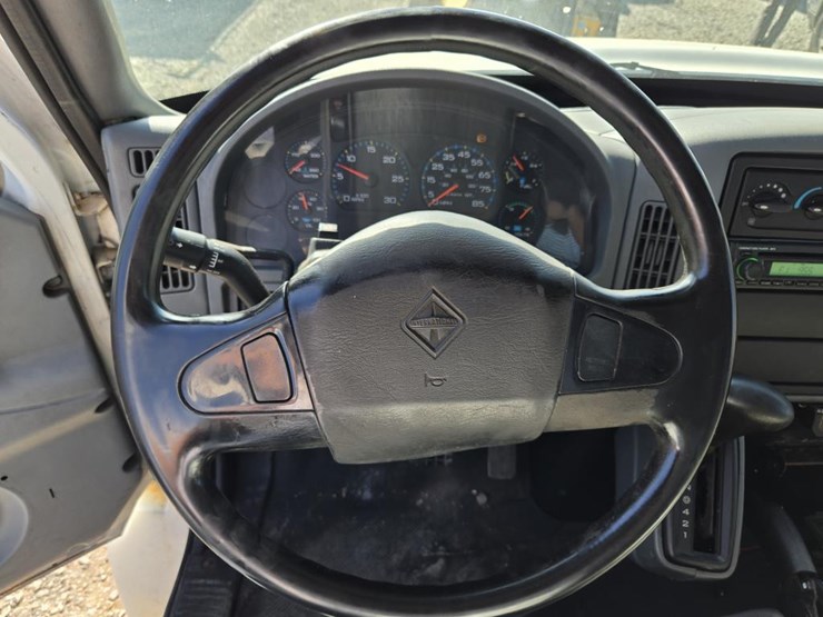 2003-international-durastar-4200-image-48