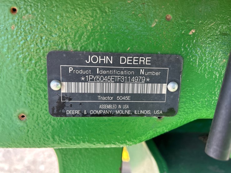 2017-john-deere-5045e-image-10