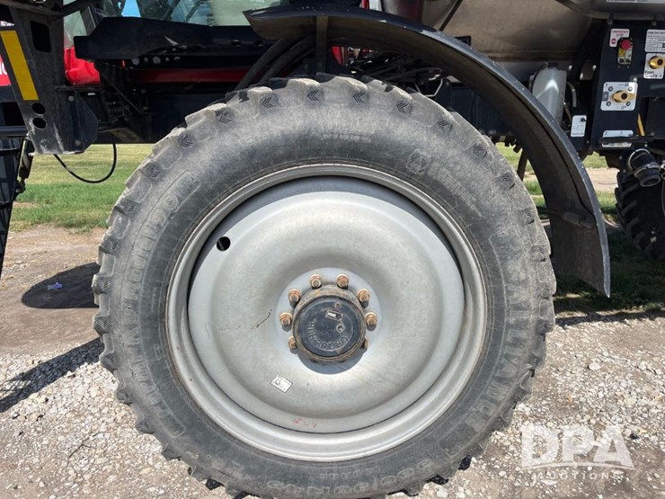 2017-case-ih-patriot-4440-image-60