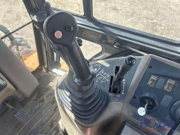 case-570m-xt-image-17