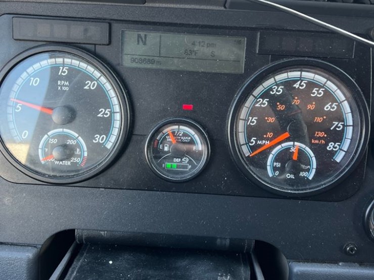 2016-freightliner-tr-125-semi-(ls0419,-unit-884)-image-31