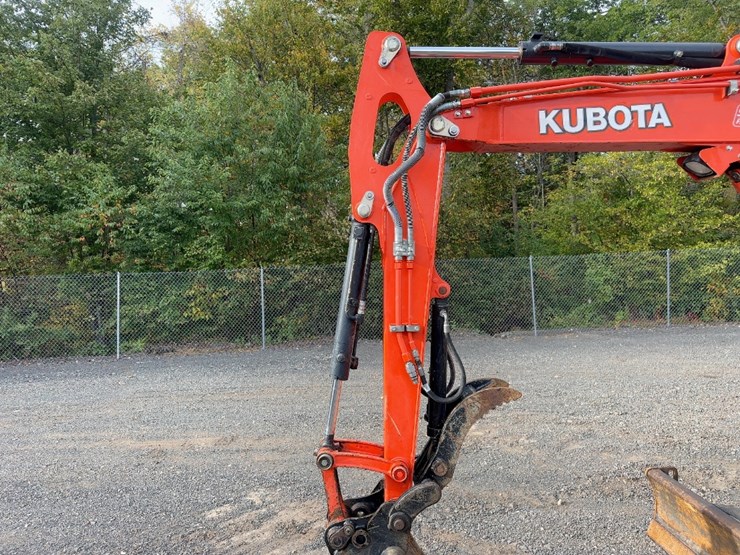 2019-kubota-kx040-4-image-14