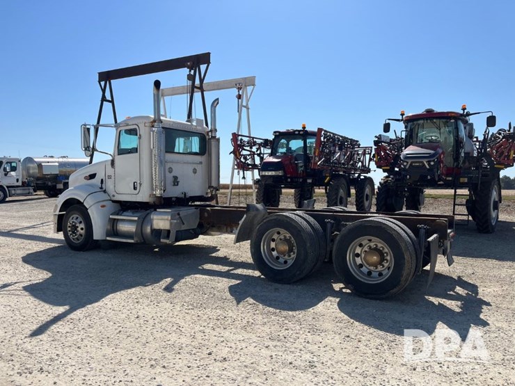 2007-peterbilt-386-image-11