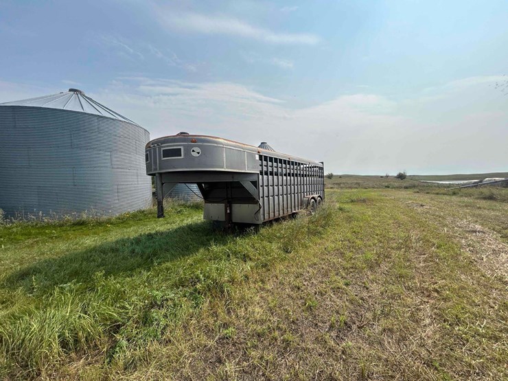 trailalong-stock-trailer-image-1