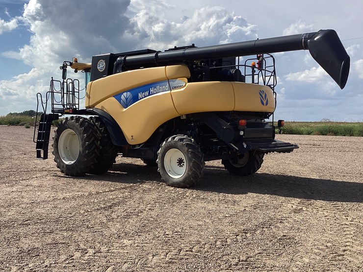 2010-new-holland-cr9080-image-7