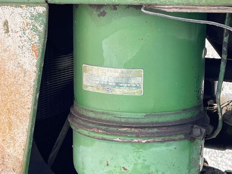 john-deere-720-image-28
