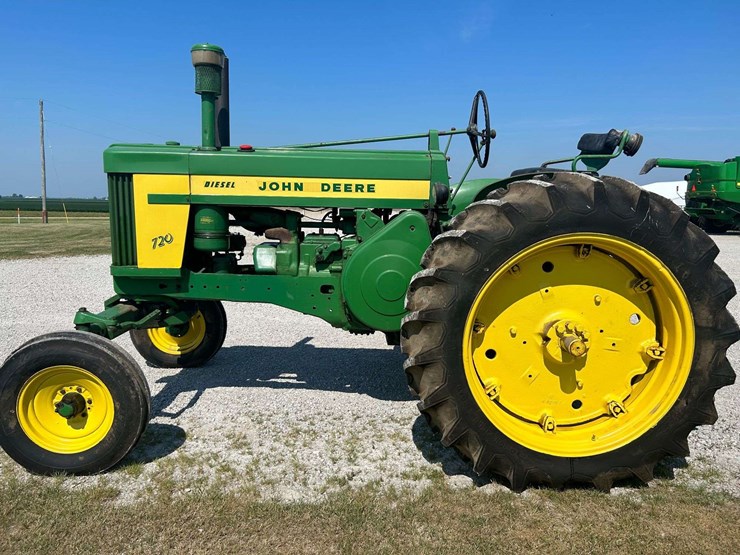 1958-john-deere-720-image-1