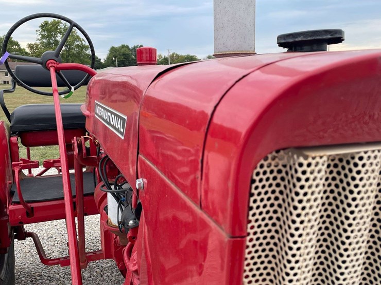 farmall-140-image-13