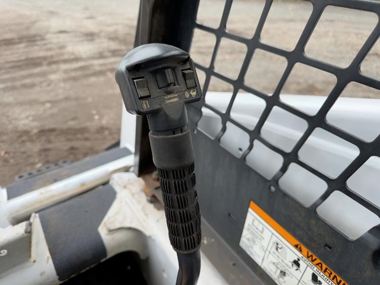 2006-bobcat-t140-image-21