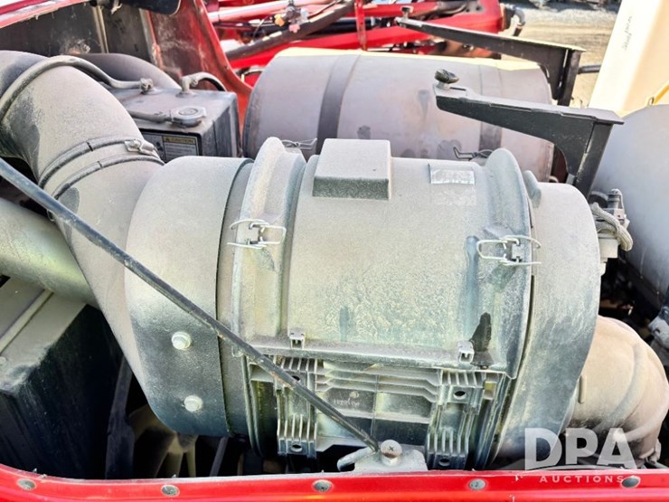 2015-case-ih-patriot-4440-image-106