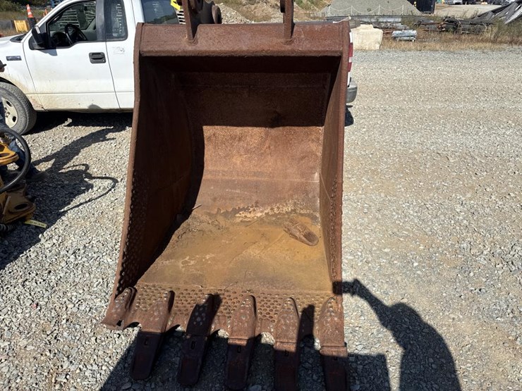#2541-•-approx-51"-excavator-bucket-image-5