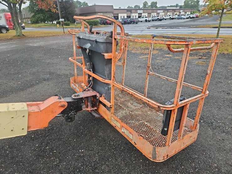 2002-jlg-400s-image-10