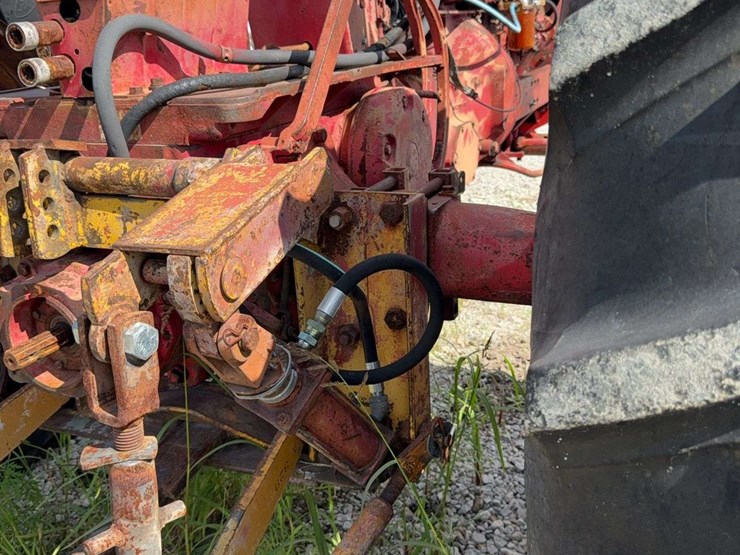 farmall-560-diesel-image-13