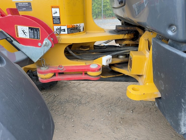 2021-deere-304l-image-17