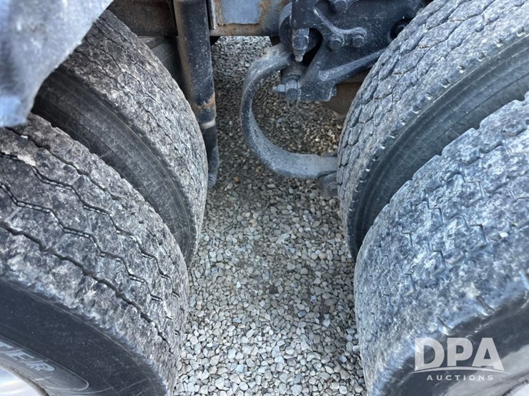 2005-kenworth-t800-image-34
