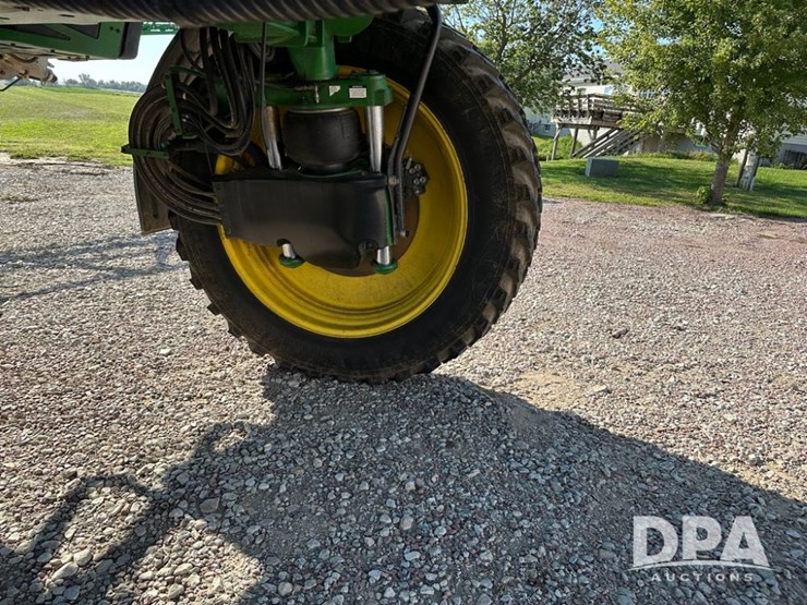 2021-john-deere-r4044-image-24