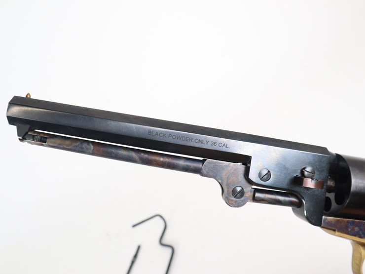 #61-•-#4297-•-pietta-1851-navy-yan36-black-powder-revolver-36-cal-image-7
