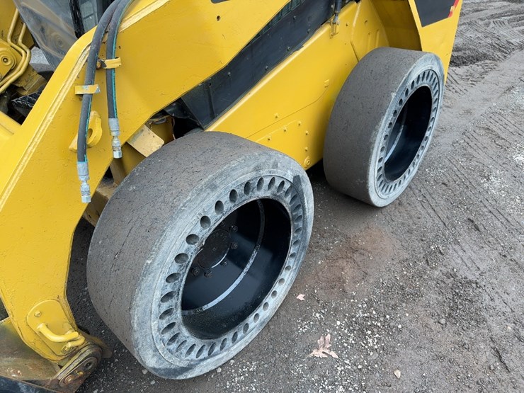 2012-caterpillar-262c2-image-13