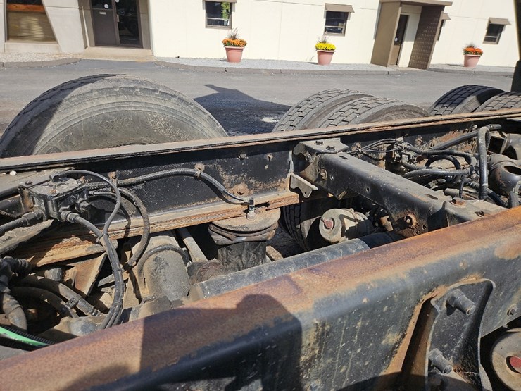 2001-kenworth-t800-image-15