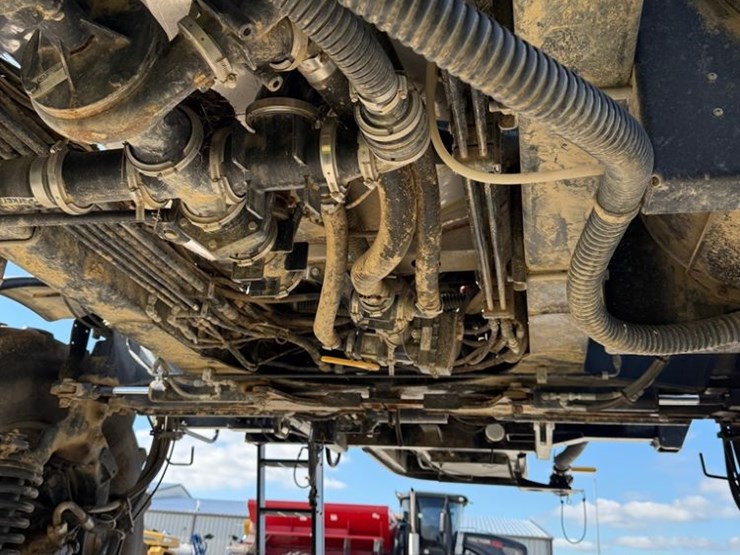 2018-case-ih-patriot-3340-image-57