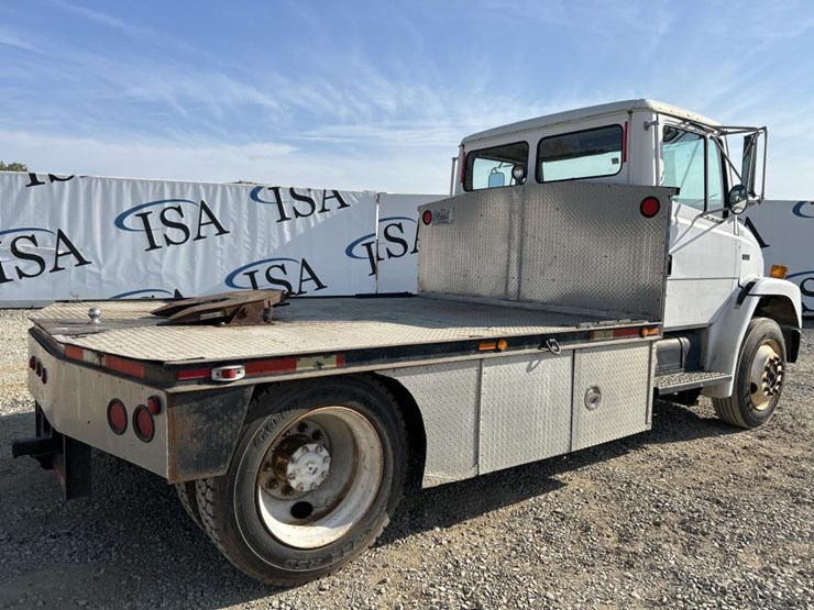 1995-freightliner-fl70-image-5