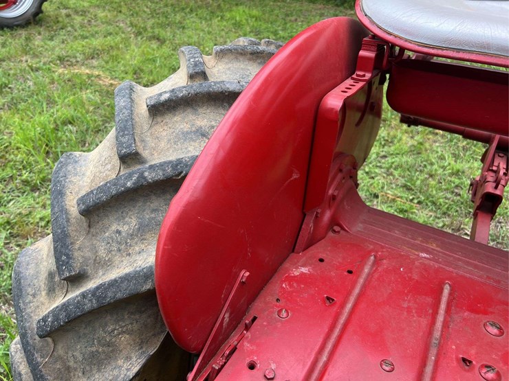 farmall-140-image-40