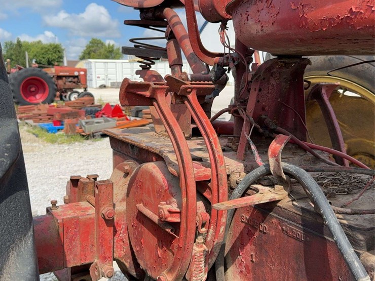 farmall-m-image-37