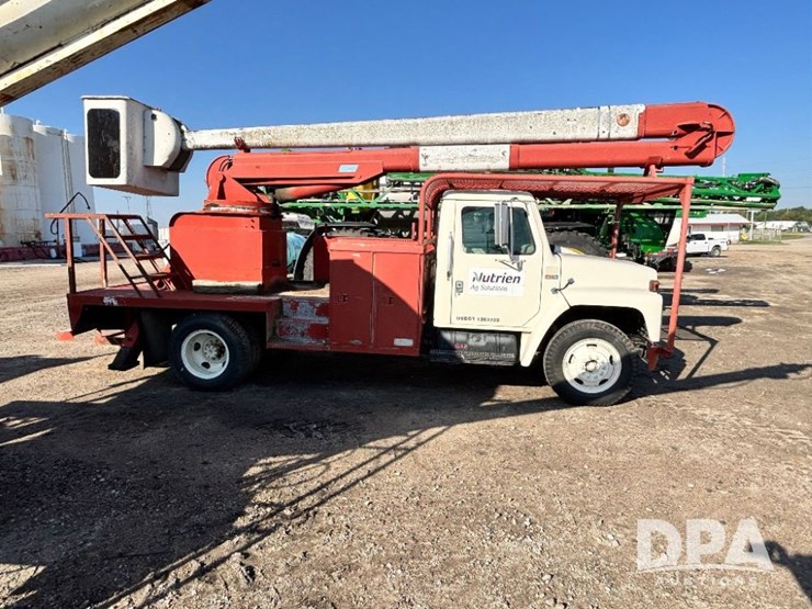 1981-international-1754-bucket-truck-(gp11561,-unit-78228)-image-3