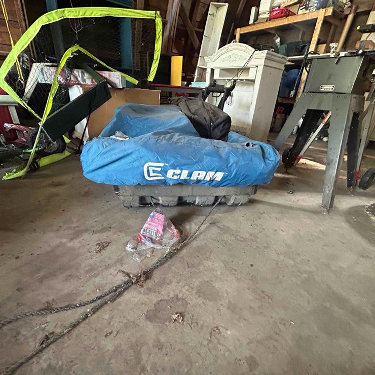 Clam Portable Fish House
