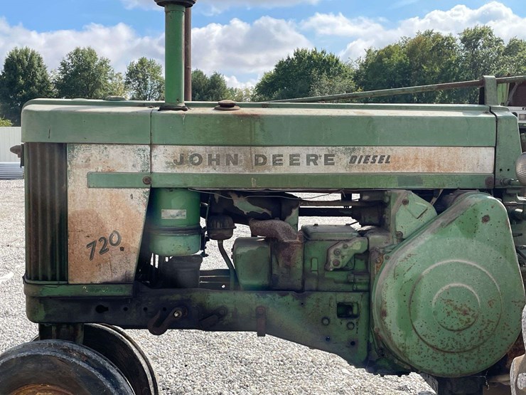 john-deere-720-image-21