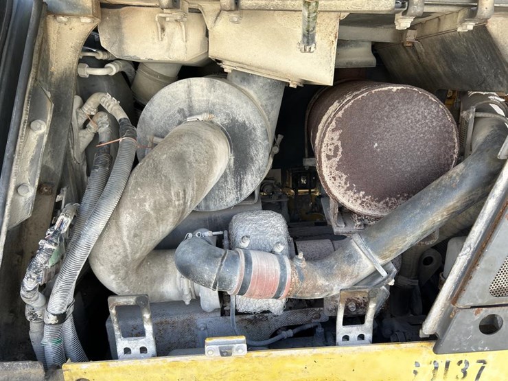 komatsu-d65px-image-33