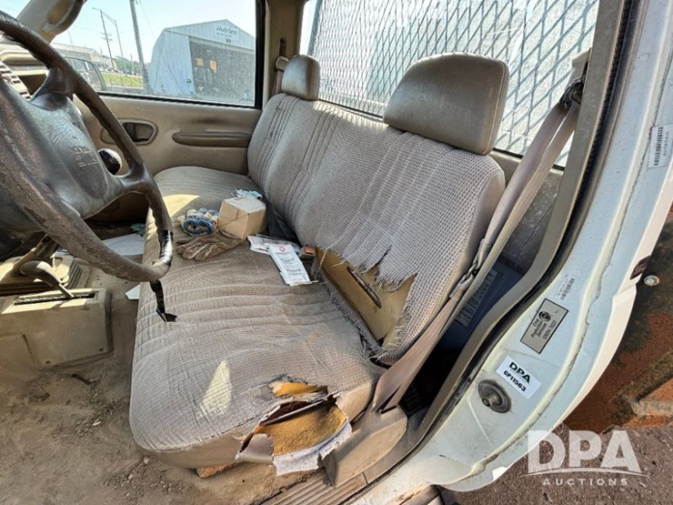 2000-gmc-3500-image-58