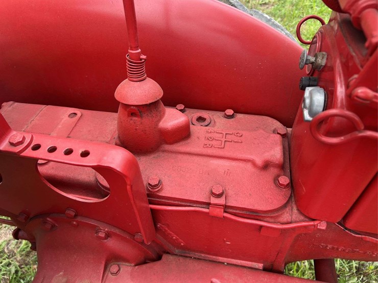 farmall-140-image-42