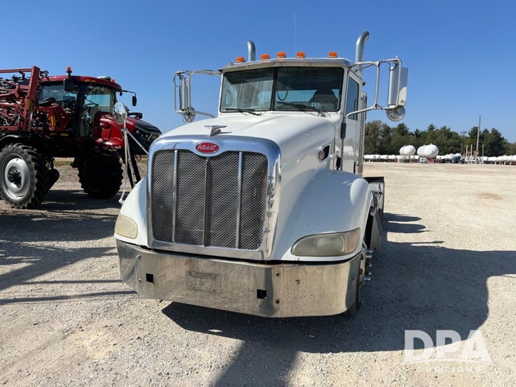 2007-peterbilt-386-image-2