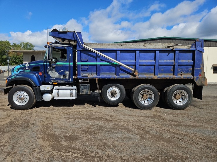 2003-mack-granite-cv713-image-2