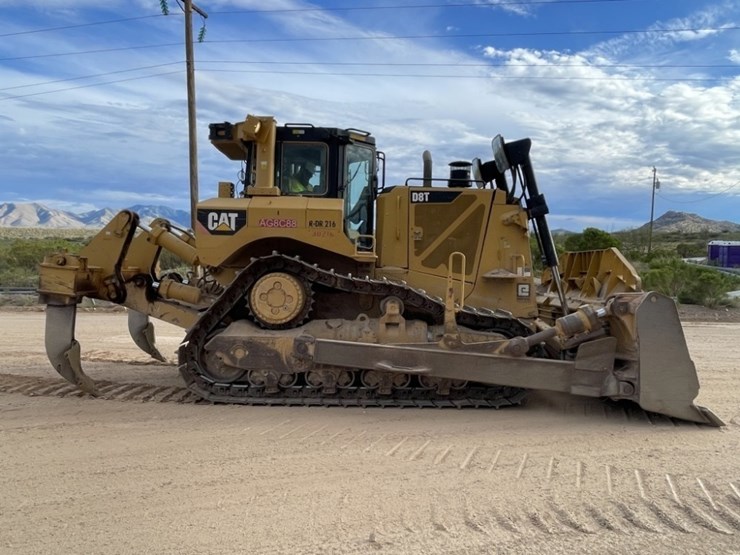 2017-caterpillar-d8t-image-6