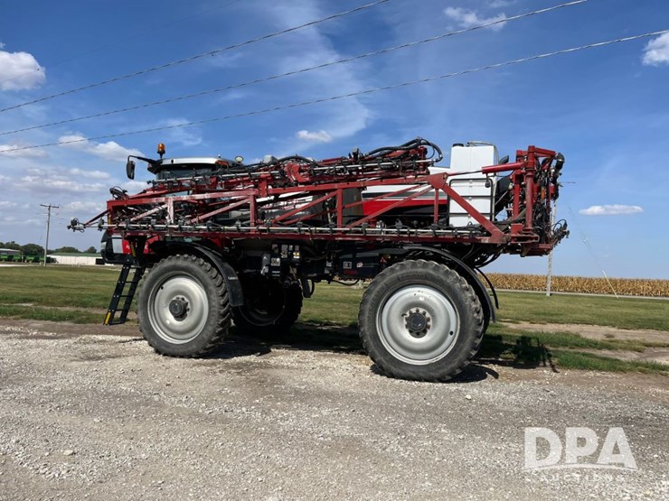 2017-case-ih-patriot-4440-image-16