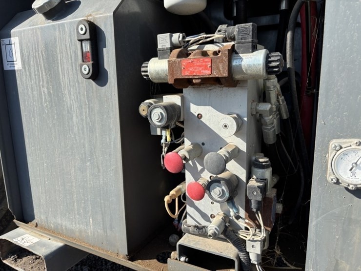 skyjack-sj6826rt-image-16