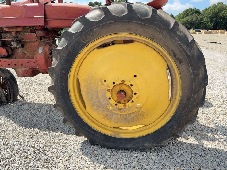 farmall-m-image-23
