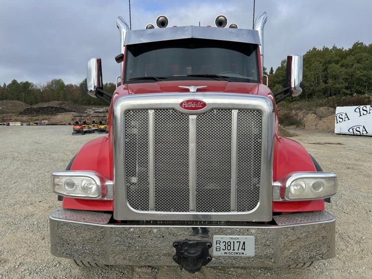 2014-peterbilt-567-image-8