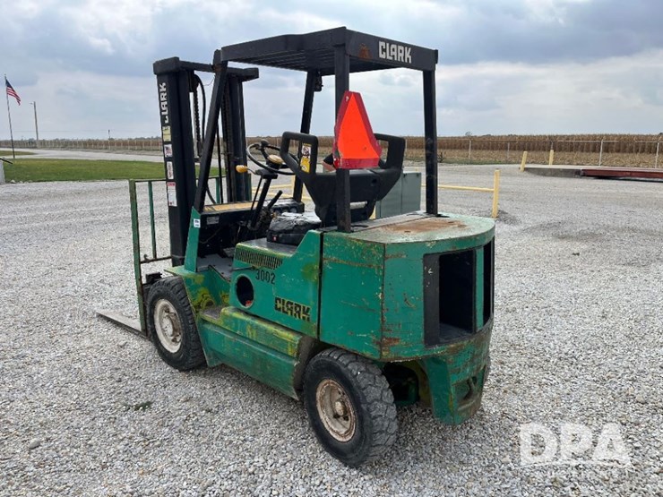 clark-gps25mc-forklift-(jn3106,-unit-3002)-image-7