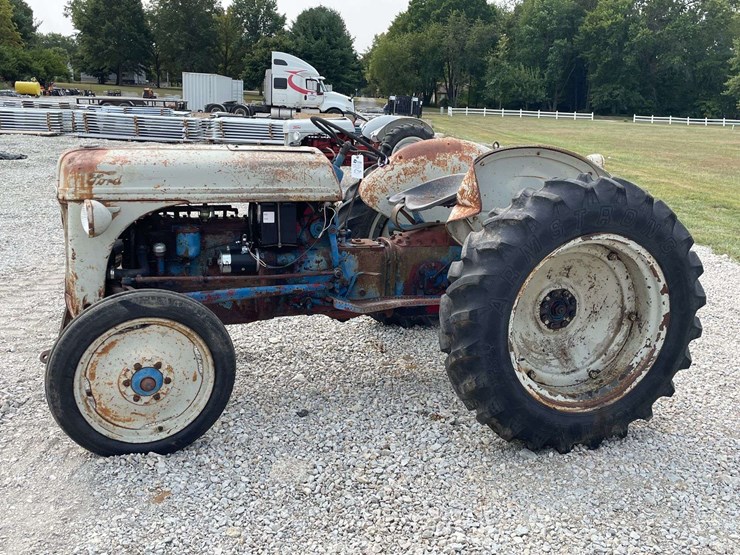 ford-8n-image-2